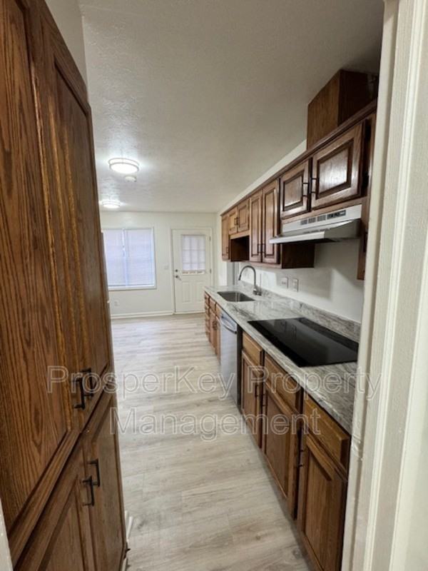 3021 Emory St - Photo 7 of 28