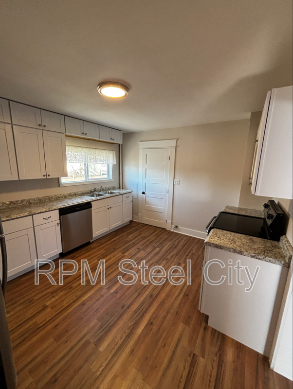 1938 E 6th St - Photo 3 of 16