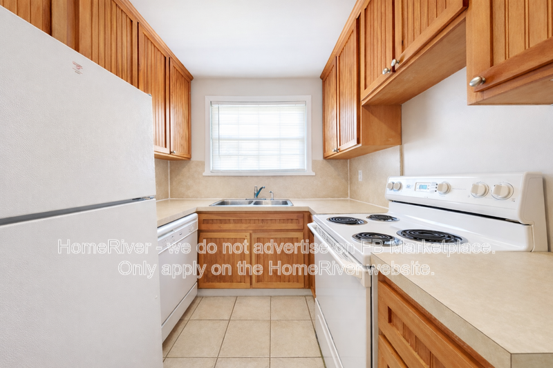 1688 Fair St #3 - Photo 6 of 15