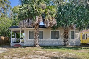 featured image of 8127 Lexington Dr