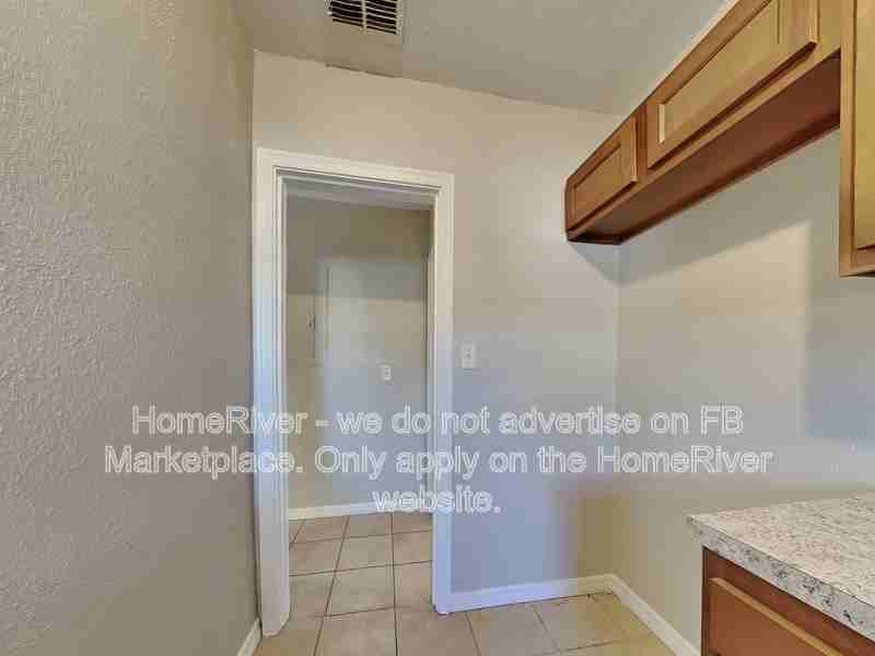 8127 Lexington Dr - Photo 4 of 15