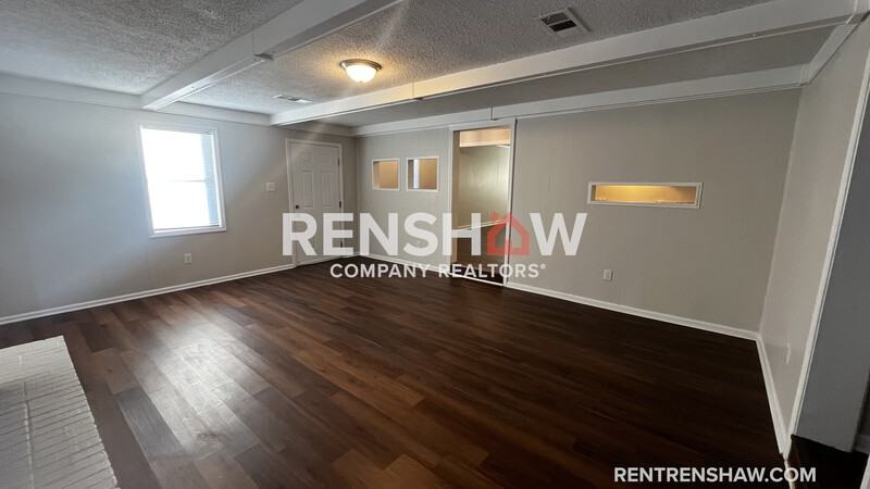 824 Milstead Rd - Photo 2 of 17