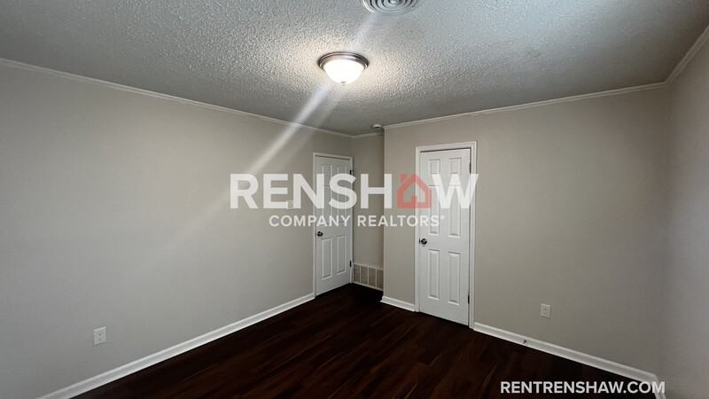 824 Milstead Rd - Photo 6 of 17