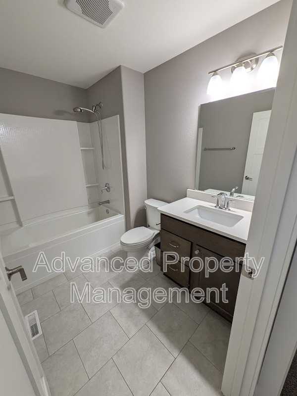 1520 Foxwood Pass - Photo 5 of 23