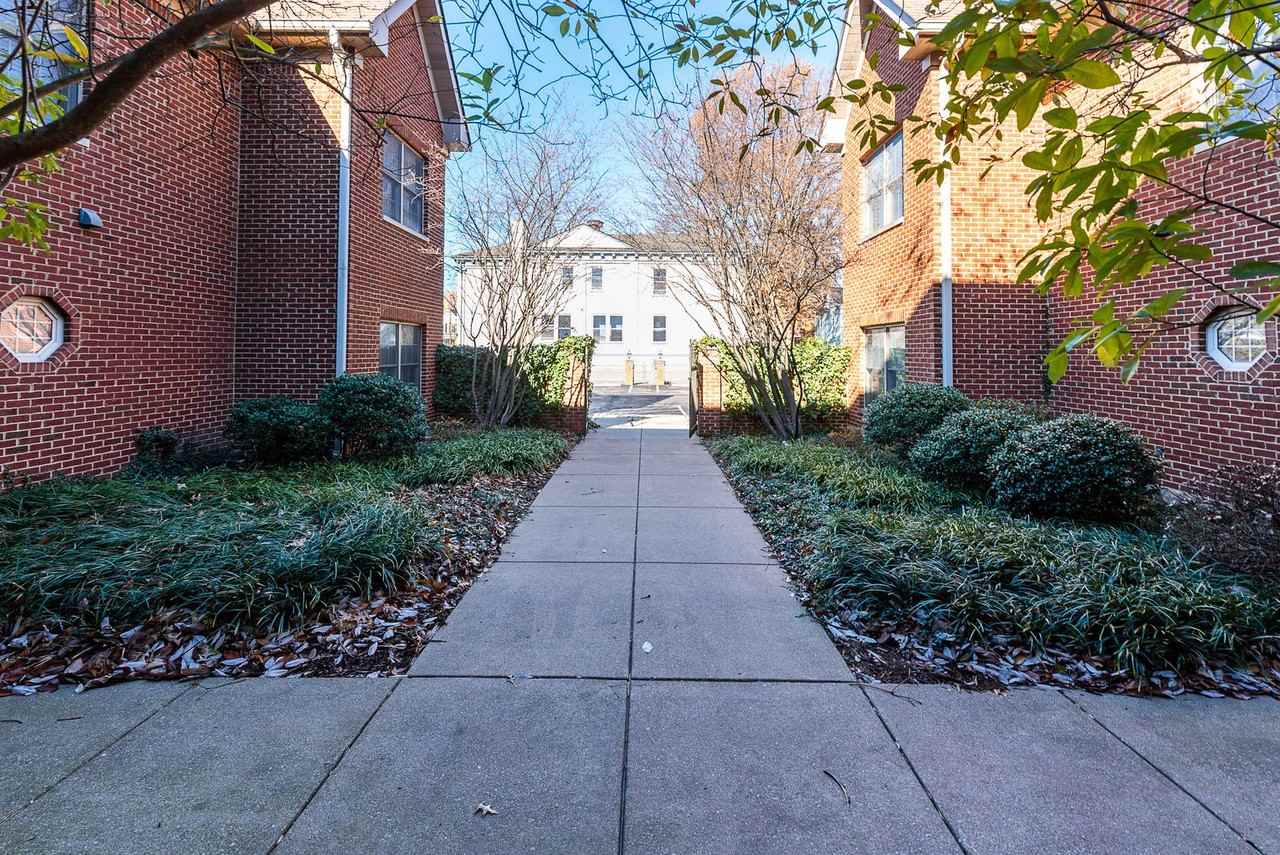 807 E Main St - Photo 2 of 31