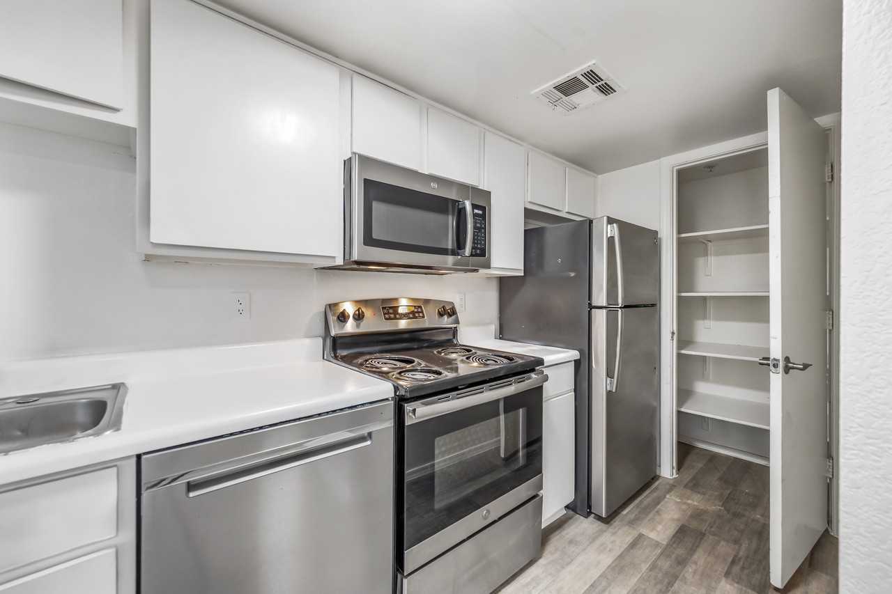 3065 North 67th Avenue #122 - Photo 7 of 25