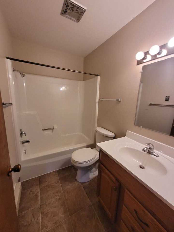 Regency Apartments - Photo 4 of 20