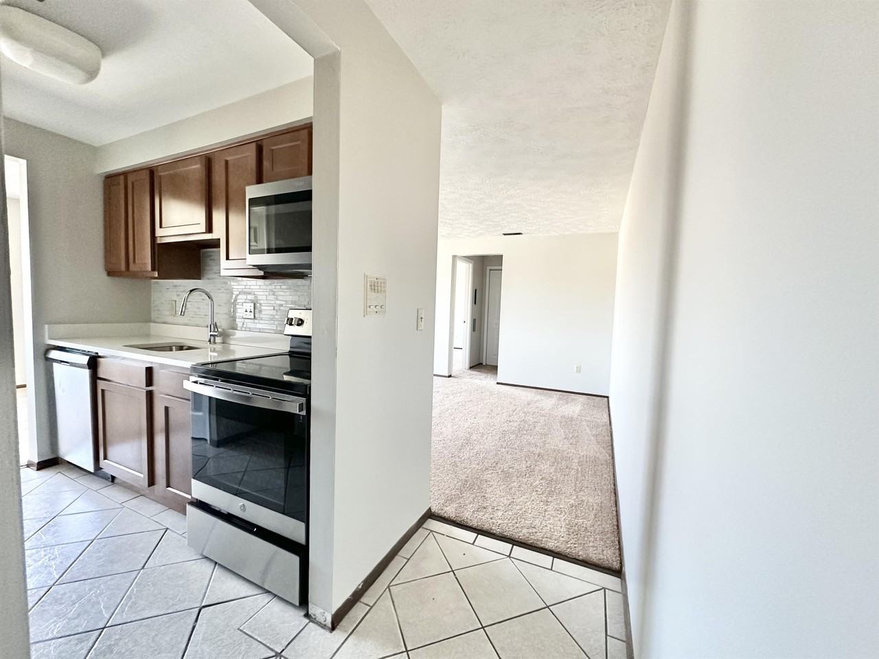 EDEN ROC APARTMENTS -- 048 - Photo 2 of 14