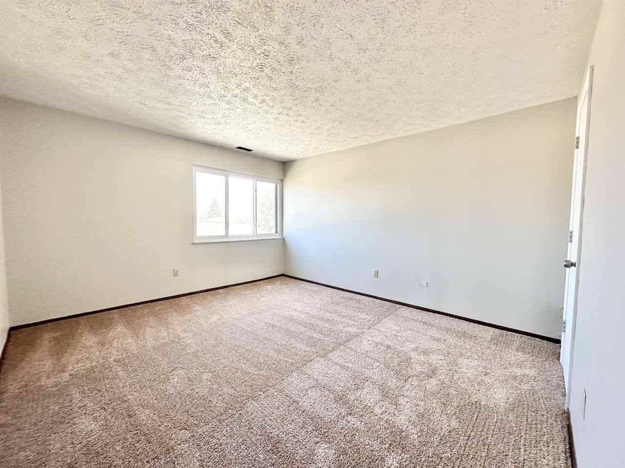 EDEN ROC APARTMENTS -- 048 - Photo 7 of 14