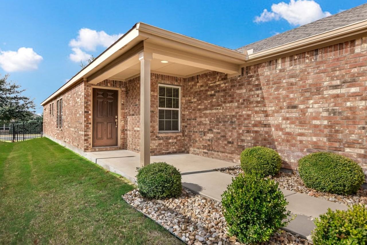 213 Paint Creek Ln - Photo 3 of 32