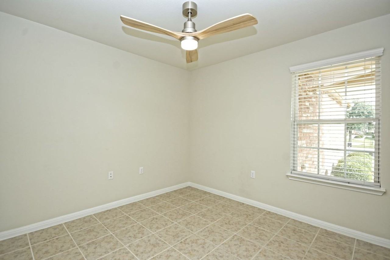 213 Paint Creek Ln - Photo 5 of 32