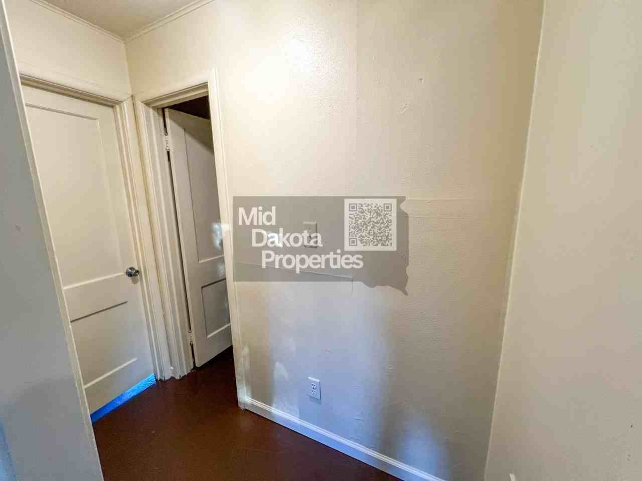 604 N Wisconsin St - Photo 5 of 12