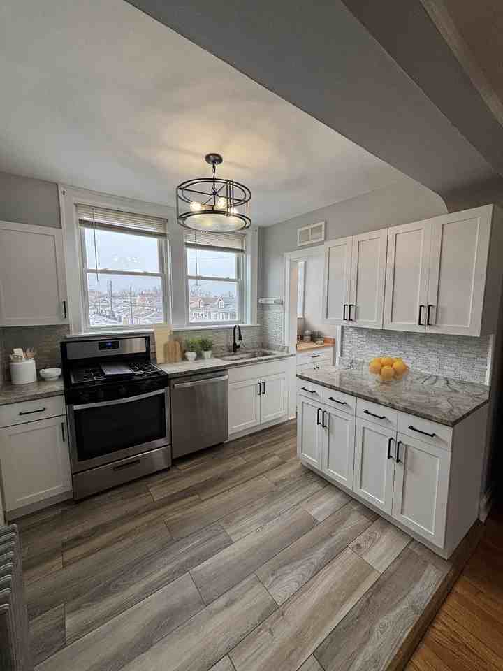 2834 North Lockwood Avenue - Photo 5 of 24