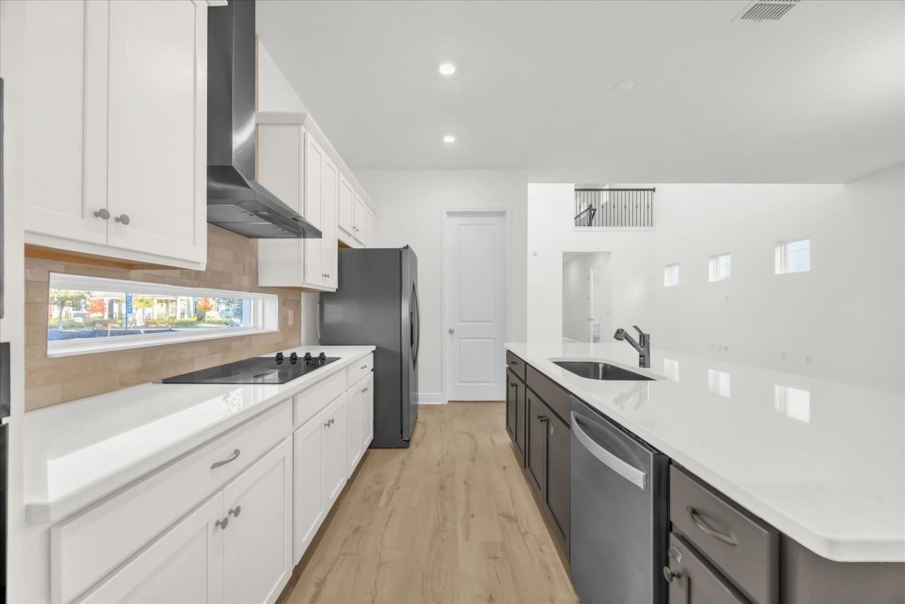 10270 Pearson Avenue - Photo 6 of 37