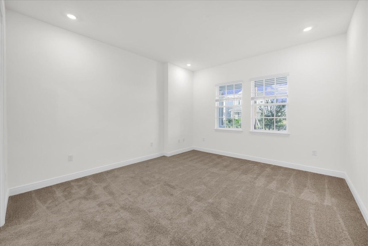 10270 Pearson Avenue - Photo 7 of 37