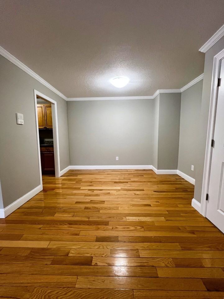 Lantern House - Photo 5 of 28