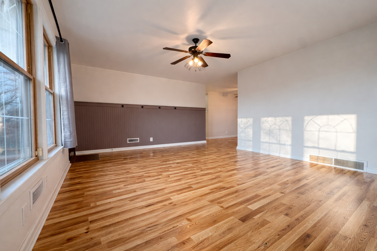 3305 Cawein Way - Photo 3 of 13