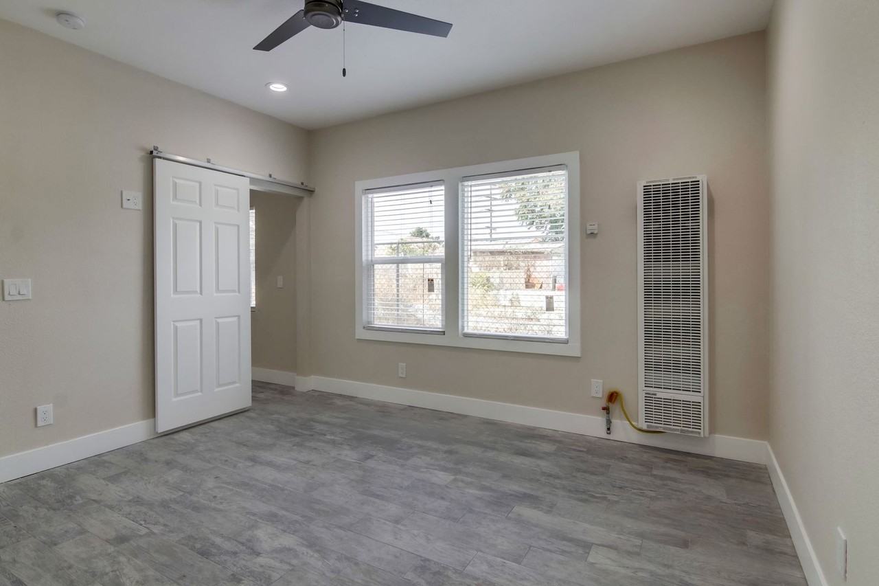 Commercial Suites - Photo 3 of 18