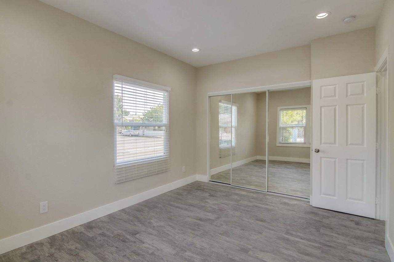 Commercial Suites - Photo 6 of 18