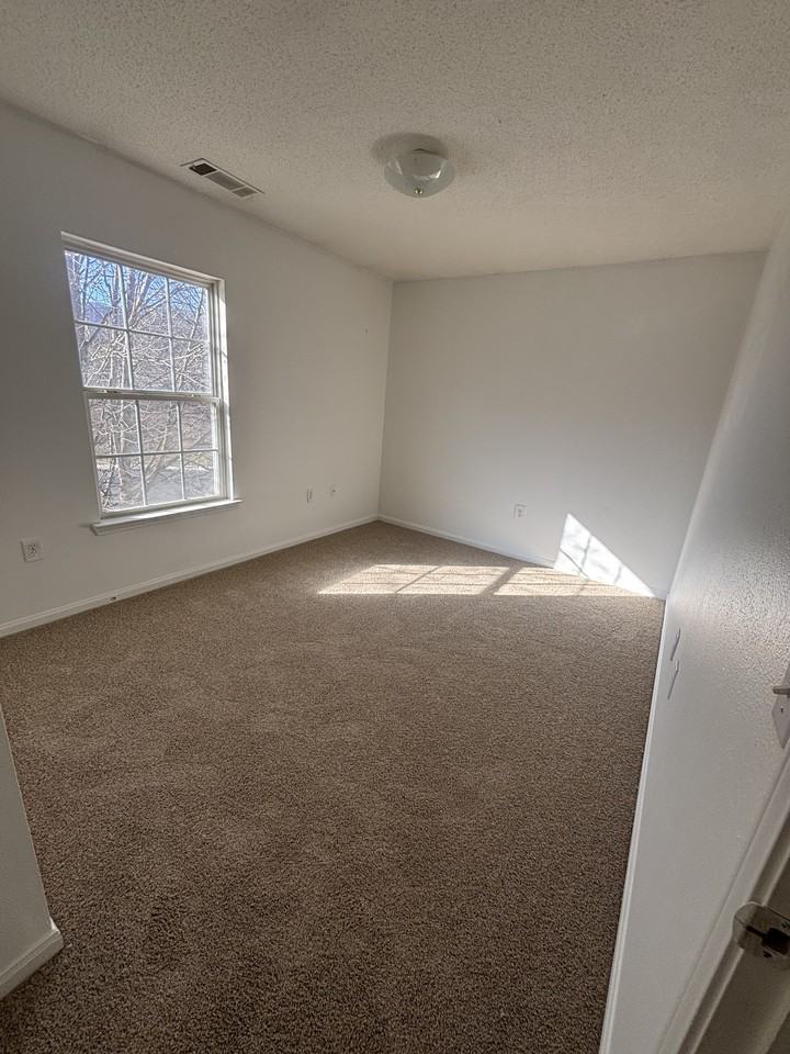 50 Pinnacle Pl - Photo 2 of 12