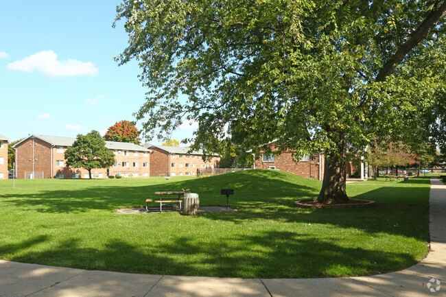 Holt South Square - Photo 2 of 44