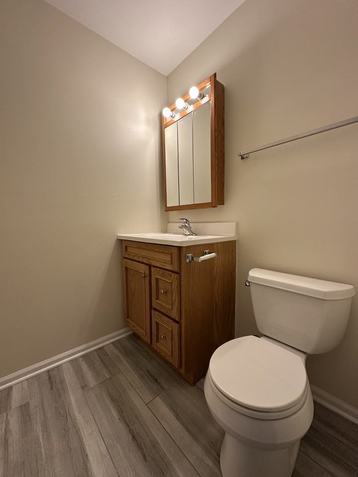 855 Westmoreland Drive - Photo 3 of 10