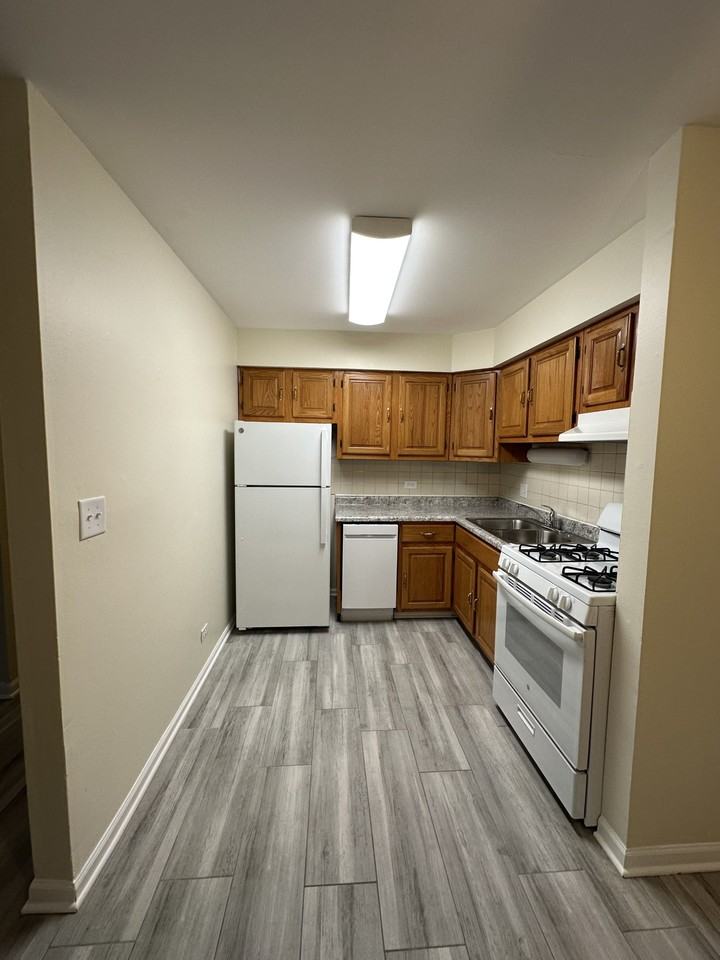 855 Westmoreland Drive - Photo 4 of 10