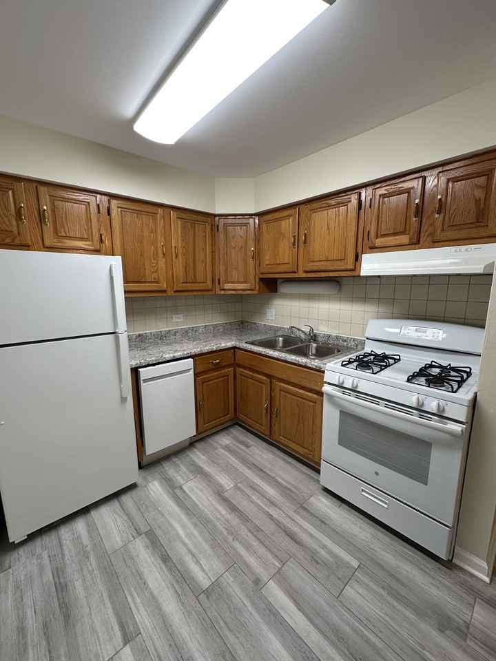 855 Westmoreland Drive - Photo 5 of 10