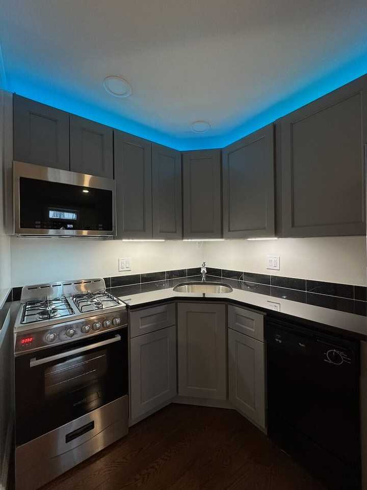 03 - 323 S 12th St - Photo 6 of 11