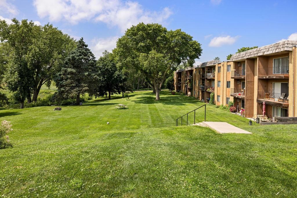 Solace on Lake Minnetonka - Photo 3 of 12