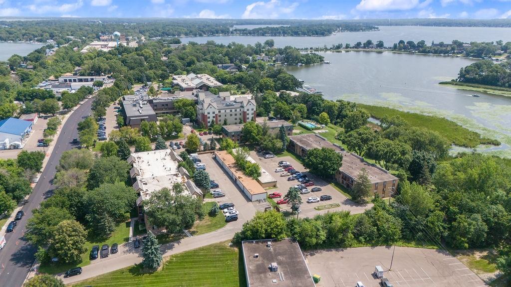 Solace on Lake Minnetonka - Photo 6 of 12