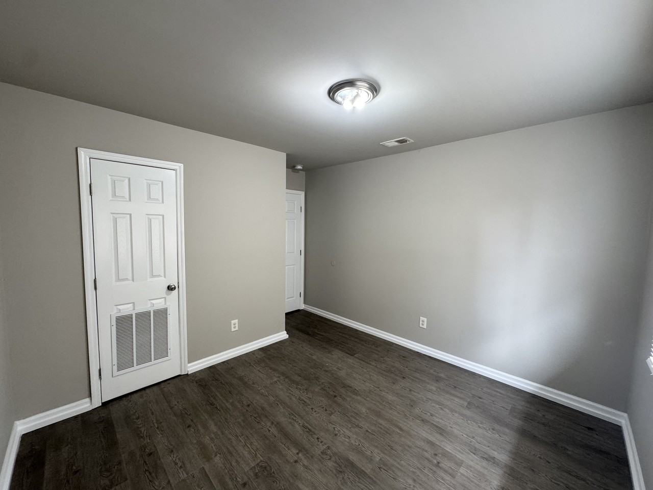 916 14th Street Southwest - Photo 4 of 6