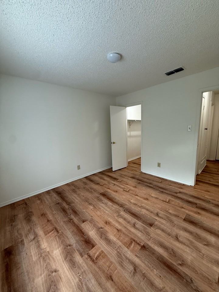 Texan Terrace - Photo 7 of 41