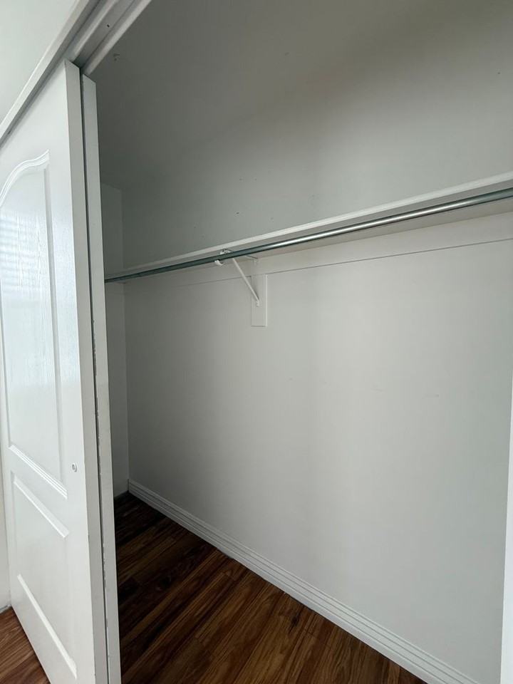 1264 W Archmore Dr - Photo 3 of 36