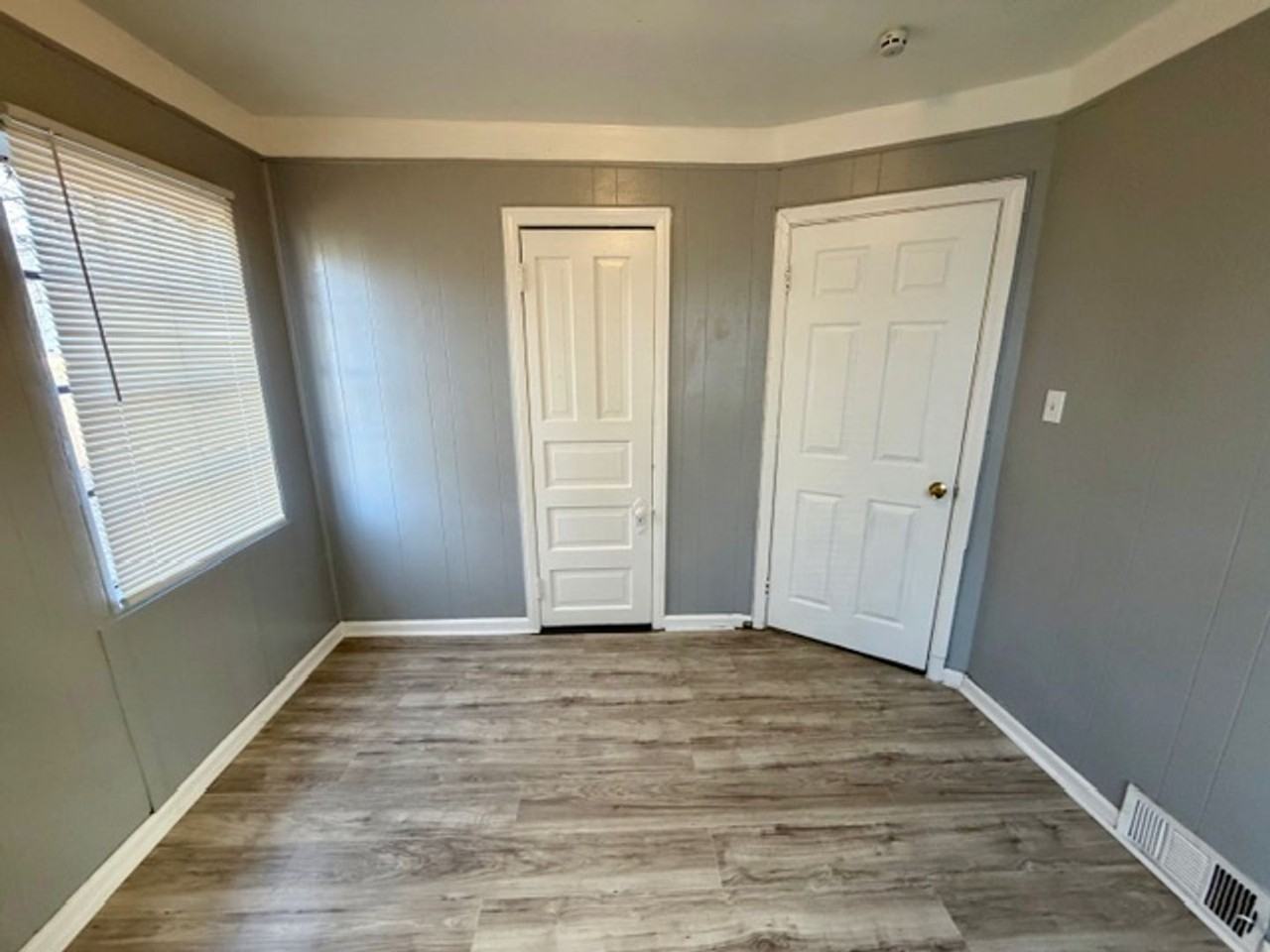 7834 Stahelin Ave - Photo 3 of 17