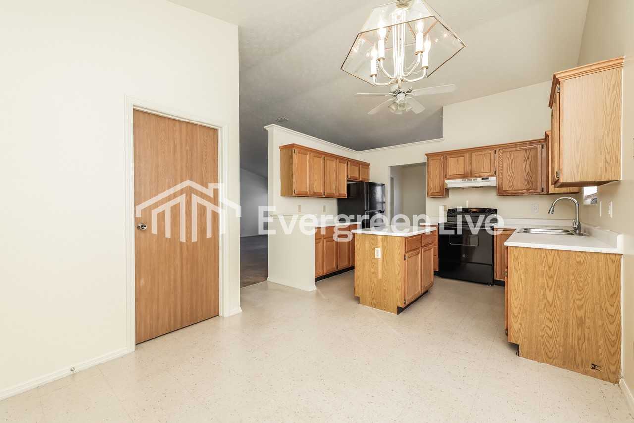 6647 Charlesgate Rd - Photo 6 of 15