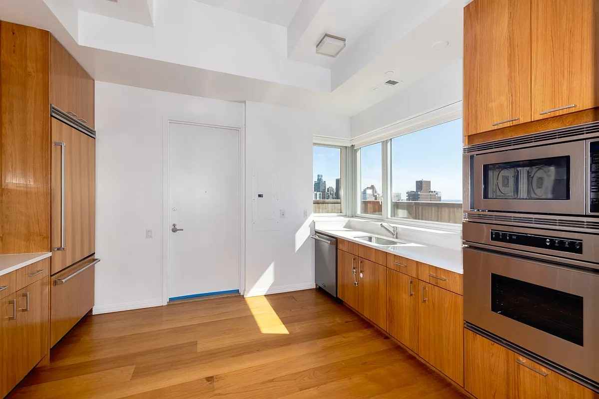 205 East 59th Street #PHA - Photo 5 of 13