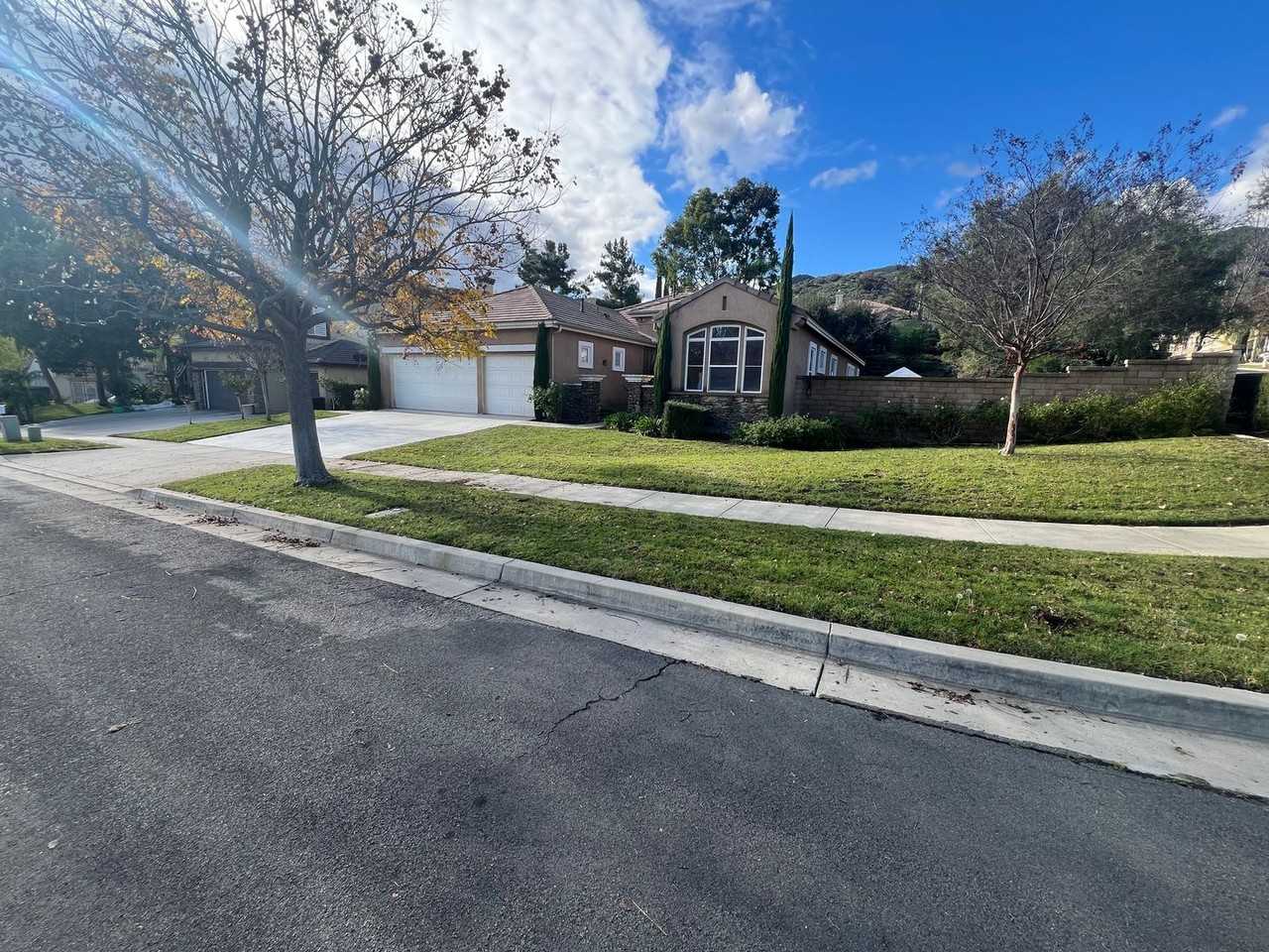 4420 Putting Green Dr - Photo 2 of 33