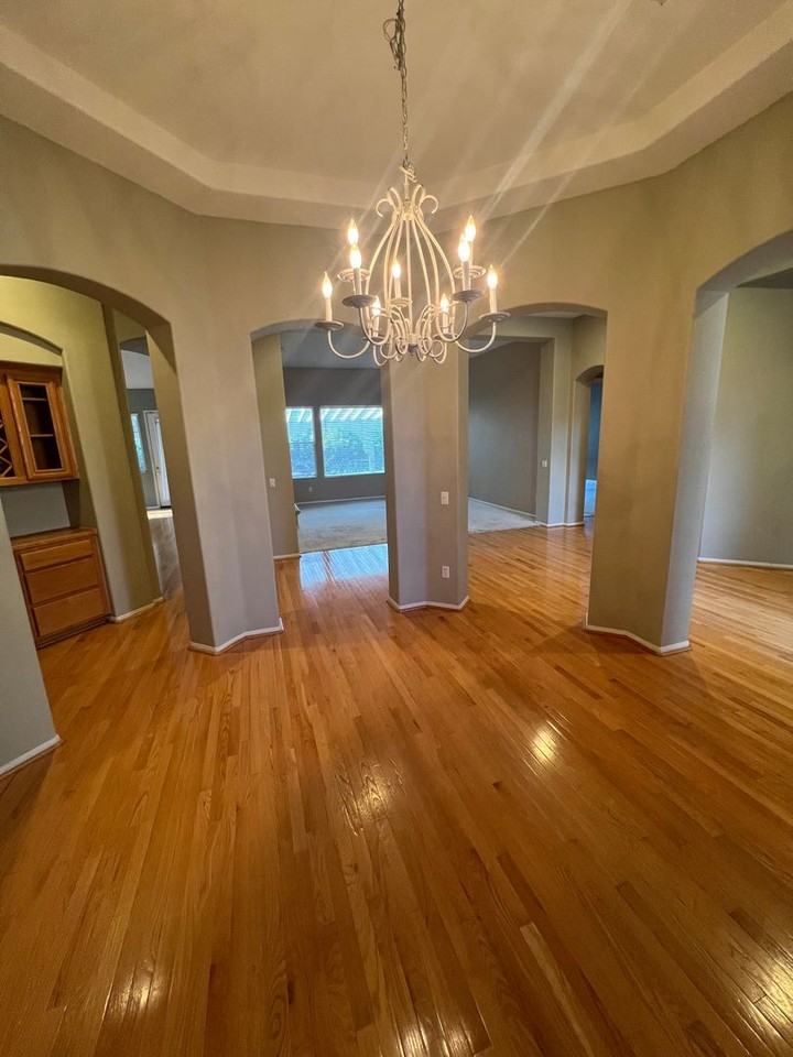 4420 Putting Green Dr - Photo 5 of 33