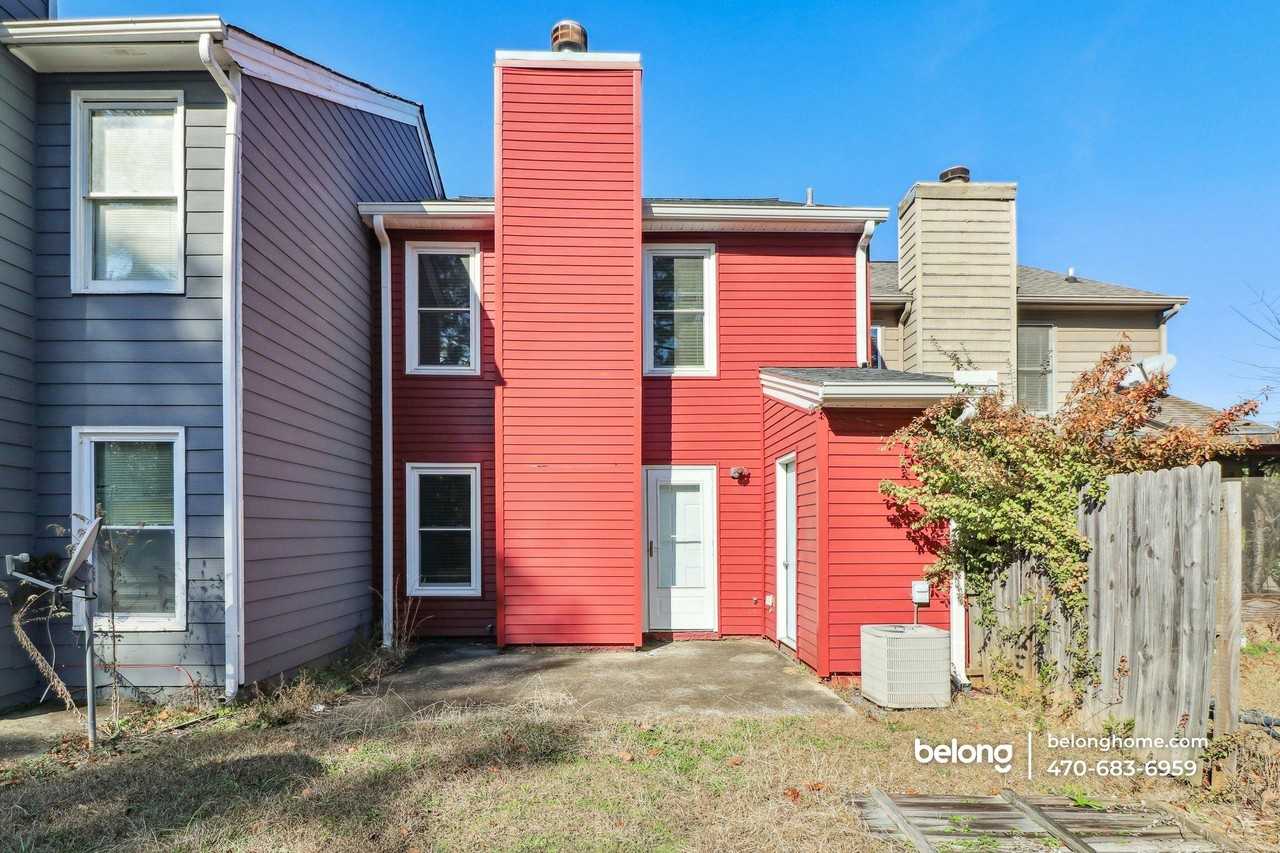 8078 Woodlake Dr - Photo 4 of 19