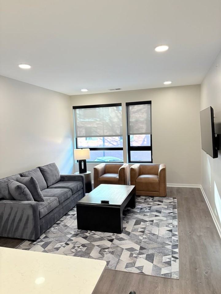 Leavenworth Lofts - Photo 2 of 13