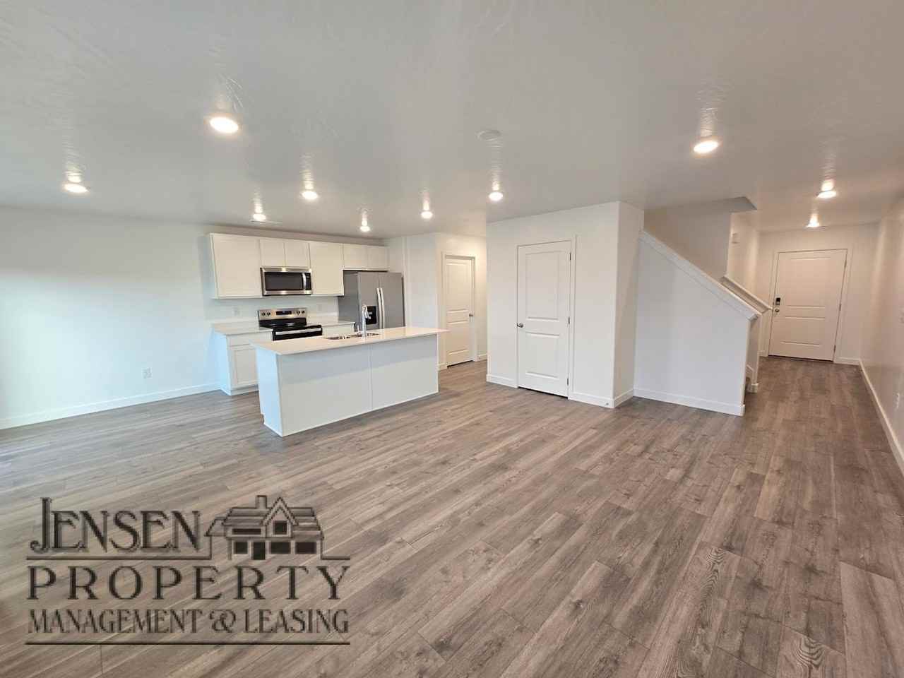 1704 S Forbidding Way - Photo 4 of 40