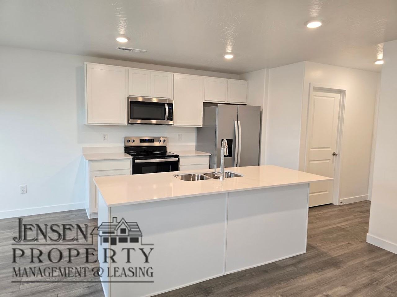 1704 S Forbidding Way - Photo 6 of 40