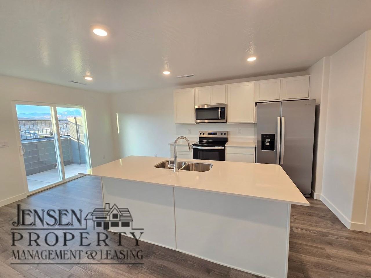 1704 S Forbidding Way - Photo 7 of 40