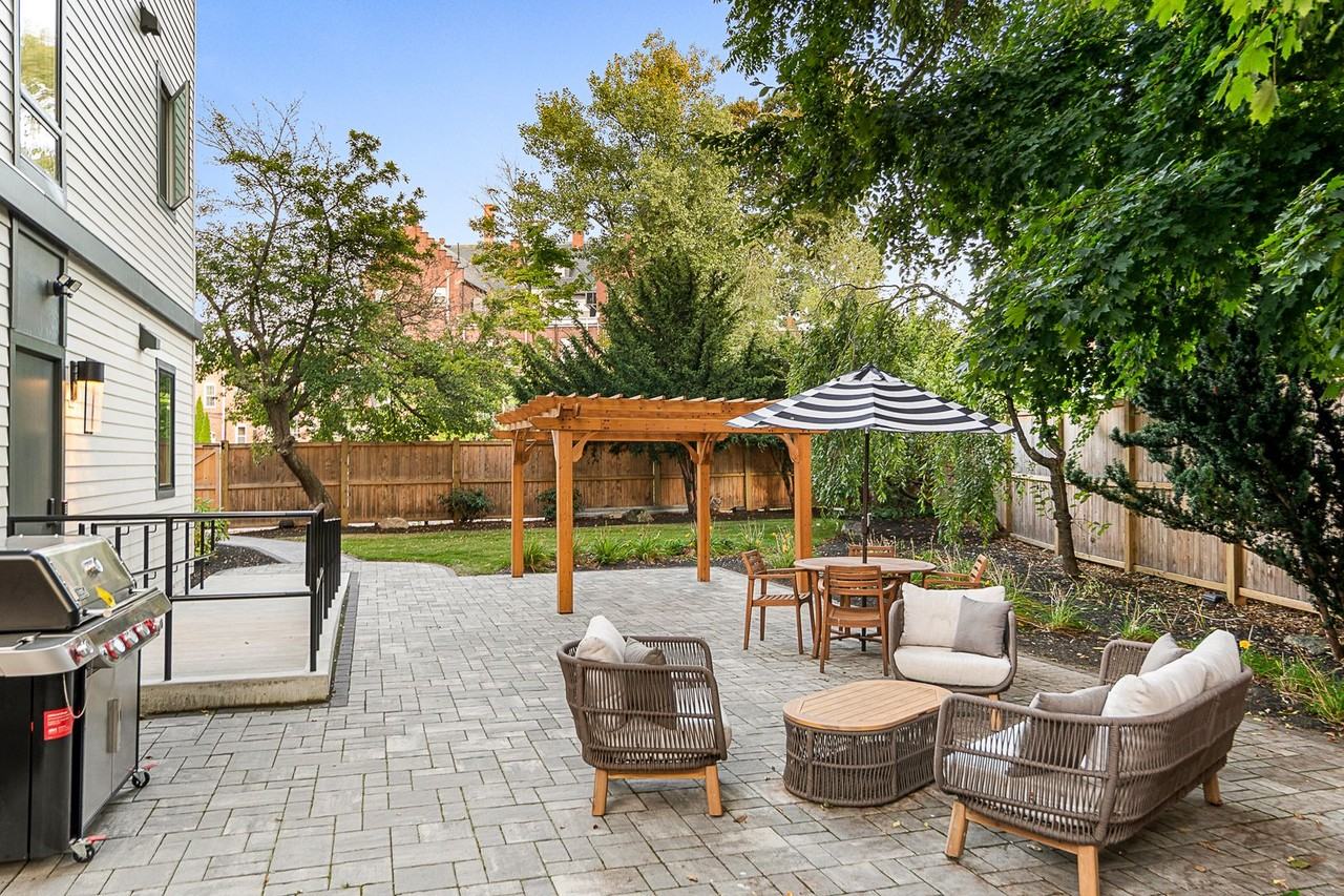 24 Kinmonth Rd - Photo 3 of 30