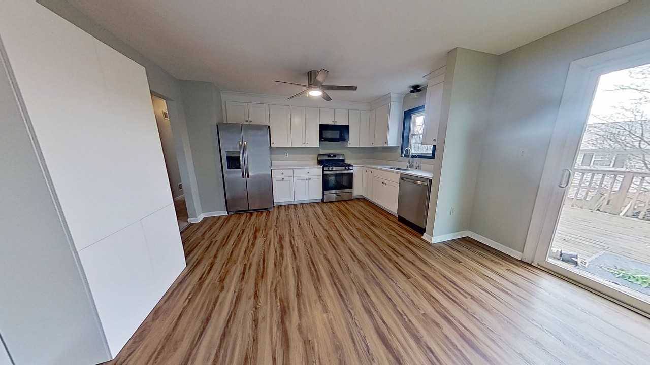 300 Kendale Rd - Photo 4 of 17