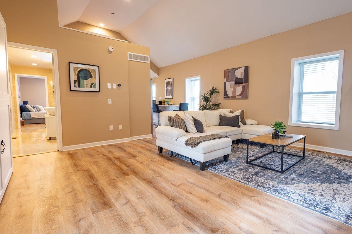 5430 Oakley Ave - Photo 2 of 14