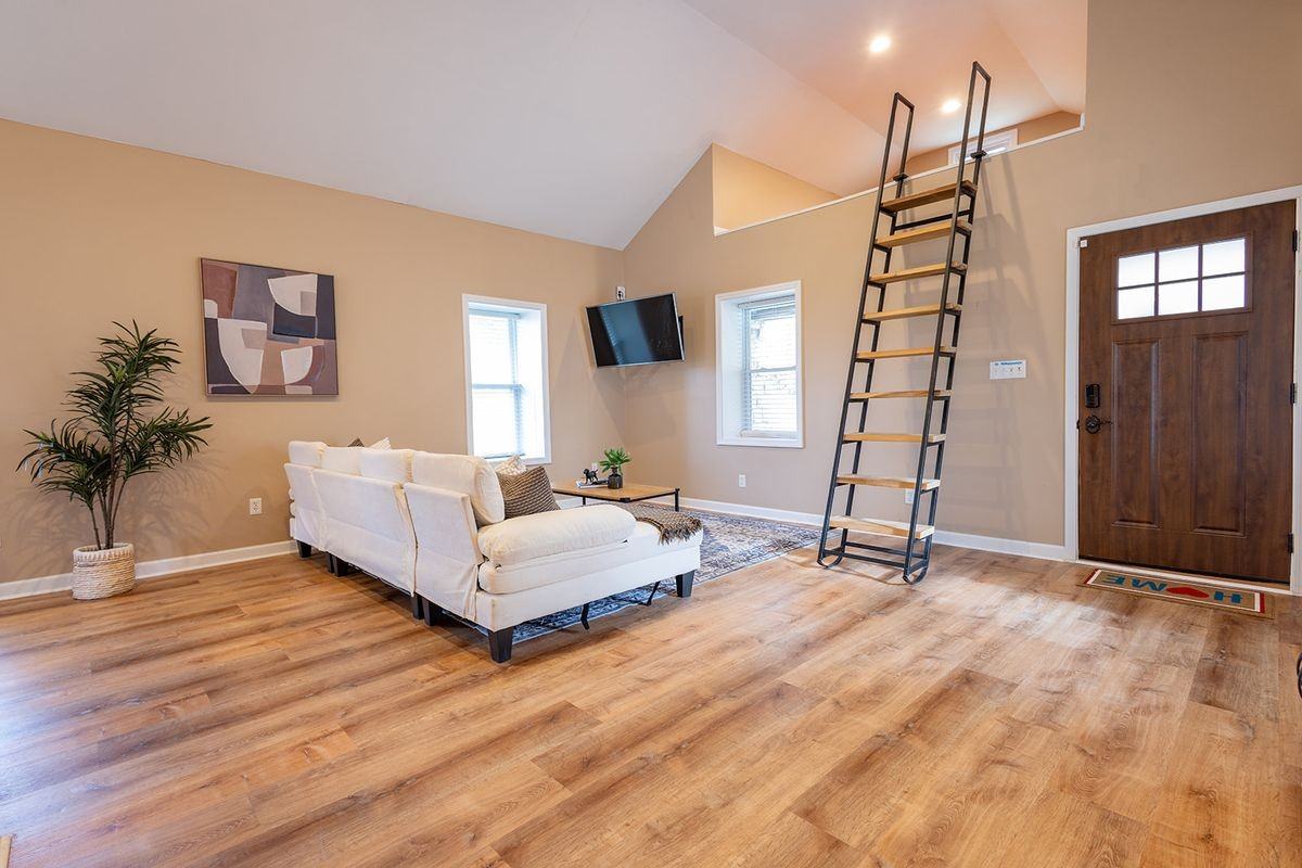 5430 Oakley Ave - Photo 3 of 14