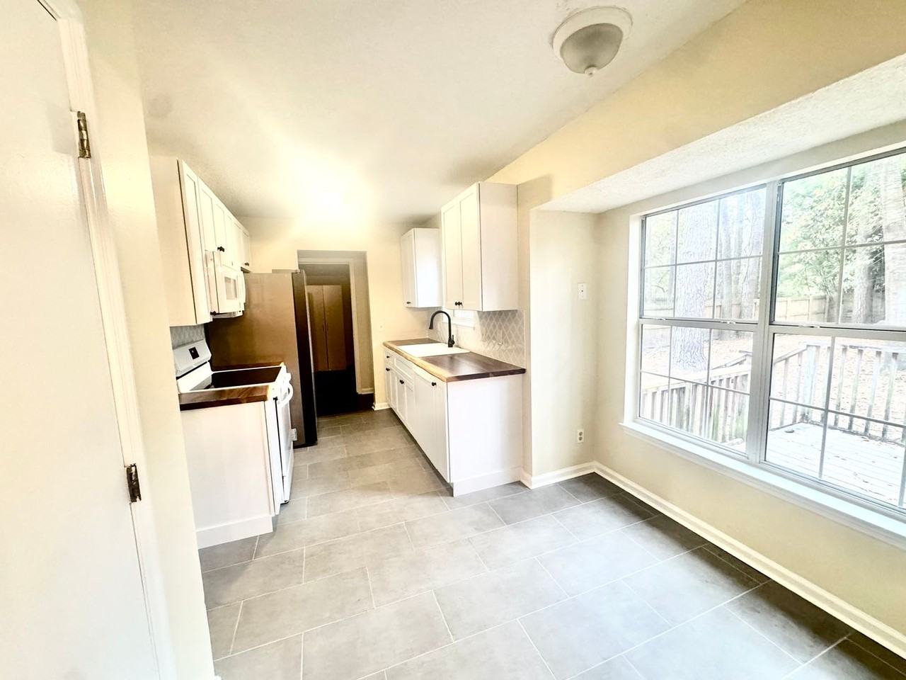 121 Sugar Mill Cir - Photo 3 of 16