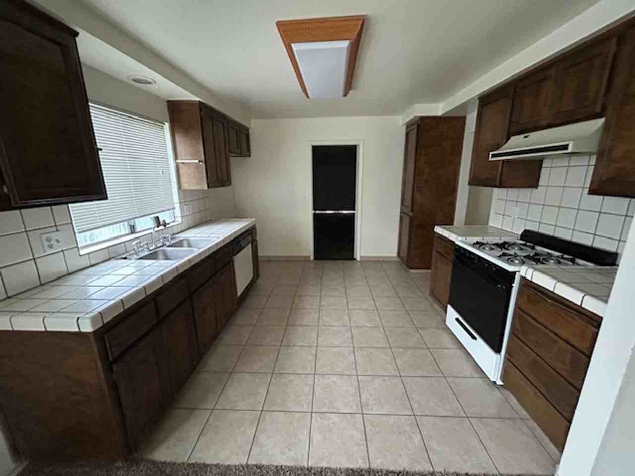 3110 S Giddings St - Photo 4 of 8